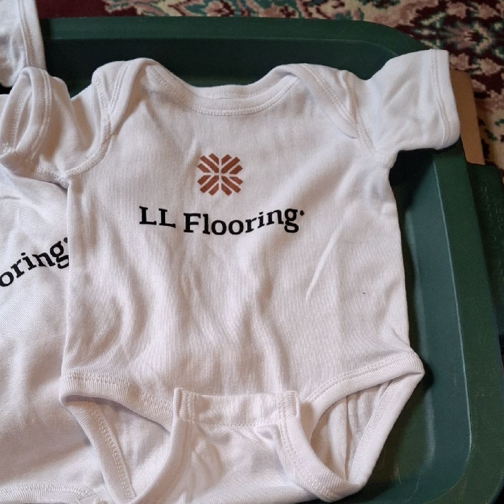 Rabbit Skins White Baby Bodysuit 4 Pieces, 6M, NWOT. (Chi094)